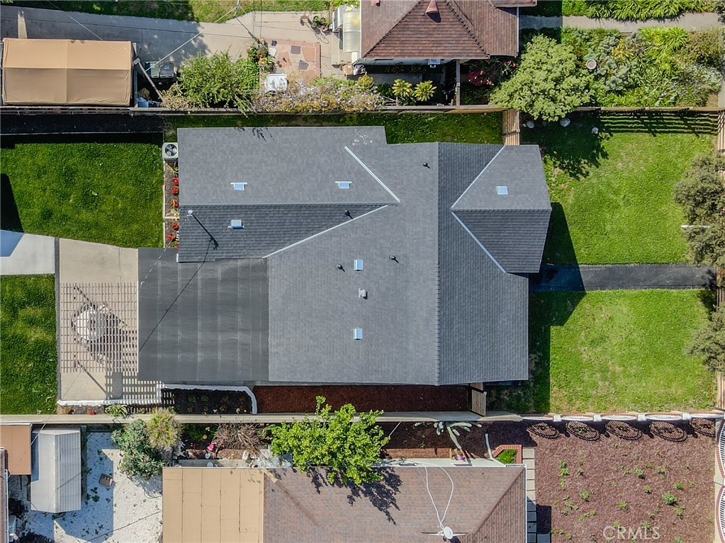 https://media.crmls.org/medias/d9b7faf5-7fe9-4659-93fa-06832f74f3fe.jpg?preset=X-Large
