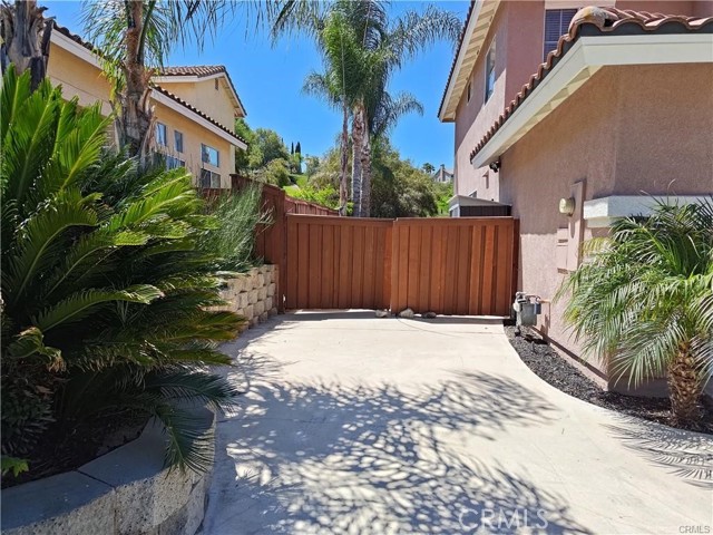 33039 Harmony Lane, Temecula CA: https://media.crmls.org/medias/d9b82810-275a-4fa7-b885-eadfbb869e87.jpg
