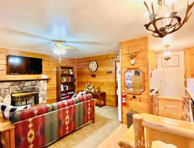 Detail Gallery Image 3 of 23 For 1008 E Country Club Bld, Big Bear City,  CA 92314 - 2 Beds | 2 Baths