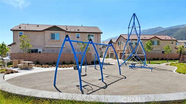 Detail Gallery Image 61 of 64 For 16233 Lozano St #2,  Fontana,  CA 92336 - 3 Beds | 2/1 Baths