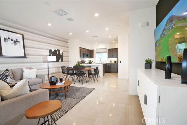 Detail Gallery Image 15 of 22 For 2317 W Broadway, Anaheim,  CA 92804 - 2 Beds | 2/2 Baths