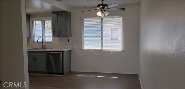 1725 Fairfield Court, Ontario CA: https://media.crmls.org/medias/d9b8af58-d5f1-4d89-952e-2f050bfca95d.jpg
