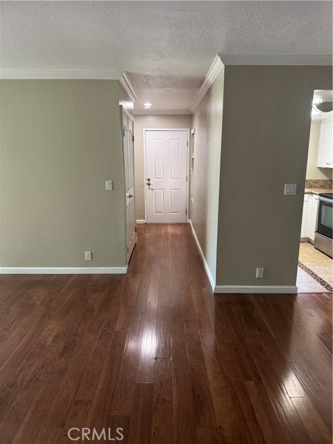 25651 Unit E Indian Hill Ln, Laguna Hills CA: https://media.crmls.org/medias/d9b90400-bb1f-4394-9889-35697ed3577e.jpg