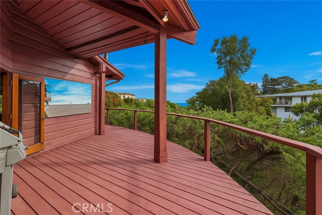237 W Avenida Alessandro, San Clemente CA: https://media.crmls.org/medias/d9b9a8a3-63ae-4f55-a312-42b01d43773c.jpg