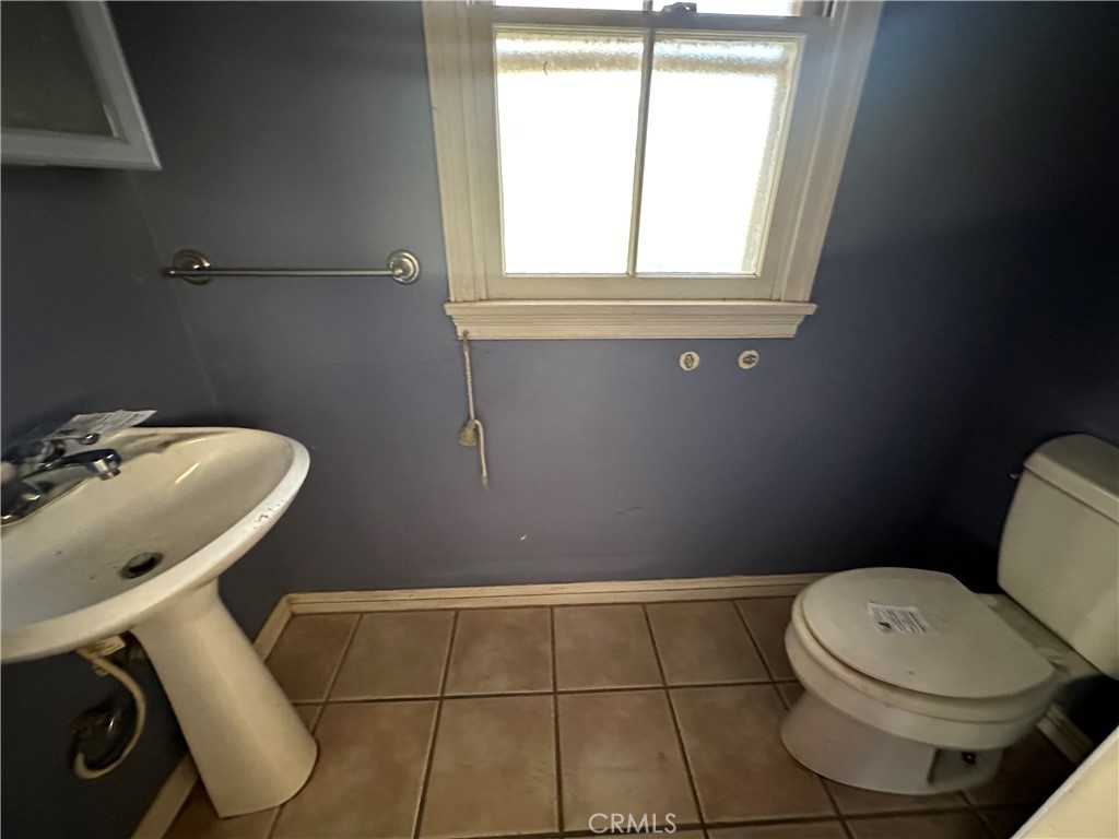 https://media.crmls.org/medias/d9ba39ac-eba9-4ea9-96b1-f52d0b796fd2.jpg?preset=X-Large