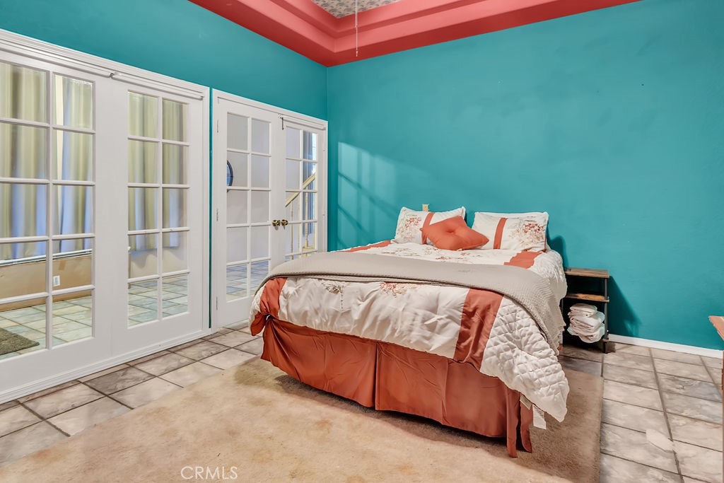 https://media.crmls.org/medias/d9ba7cb0-a7ed-4508-ab6e-30aeaed551e0.jpg?preset=X-Large