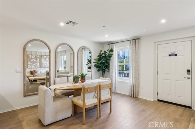 Detail Gallery Image 5 of 23 For 15525 April Dawn Way #3,  Fontana,  CA 92336 - 3 Beds | 2/1 Baths