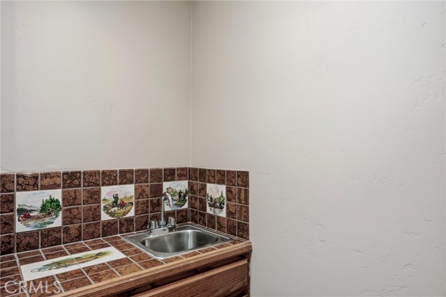 Detail Gallery Image 20 of 37 For 19474 Donkey Hill, Hidden Valley Lake,  CA 95467 - 3 Beds | 2 Baths