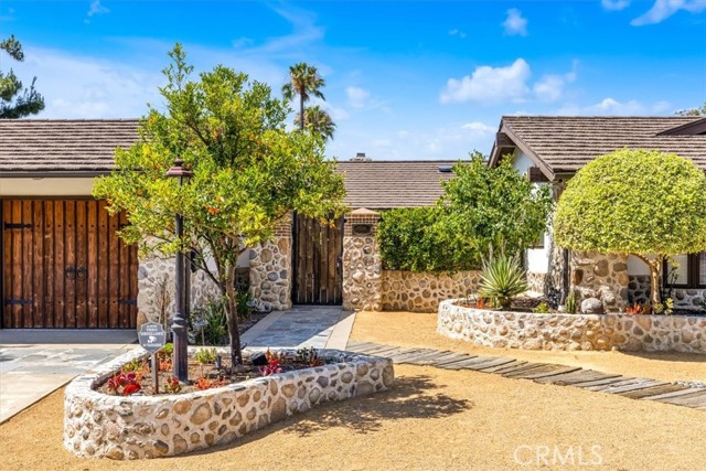 Image 10 of 72 For 27151 Mission Hills Drive