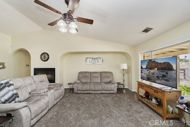 Detail Gallery Image 8 of 35 For 18980 Ranchero Rd, Hesperia,  CA 92345 - 4 Beds | 2 Baths