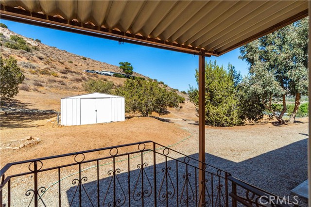 2726 Bent Spur Drive, Acton CA: https://media.crmls.org/medias/d9bbbc4d-cff9-42f3-aa6c-5c621408d612.jpg