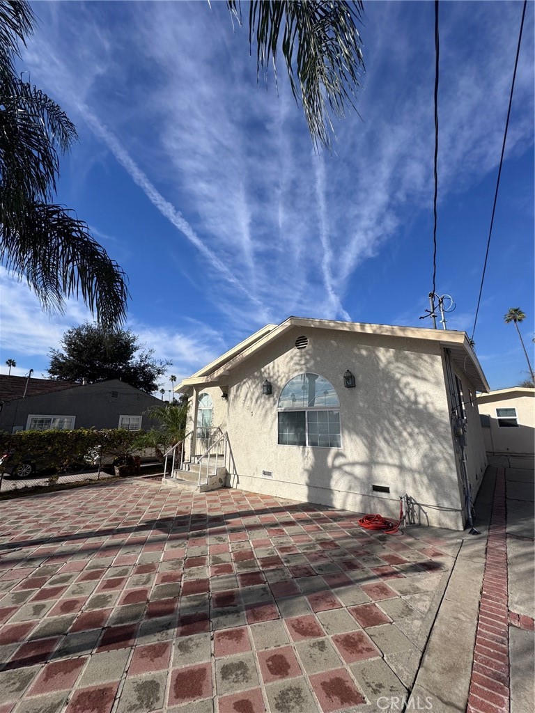 5335 Edna St