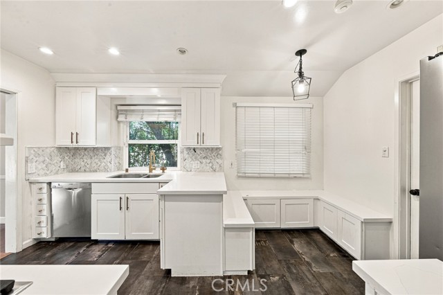 13047 Magnolia Boulevard photo 15