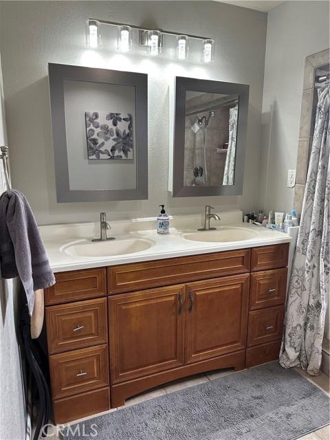 2311 Volya Court, Colton CA: https://media.crmls.org/medias/d9bc7fb3-8658-41a8-8029-3e44da7cd63b.jpg