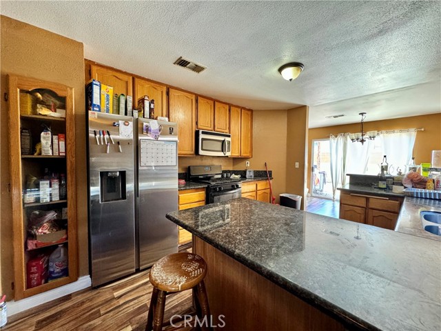 Detail Gallery Image 5 of 17 For 199 Racquet Club Dr, Compton,  CA 90220 - 3 Beds | 2/1 Baths