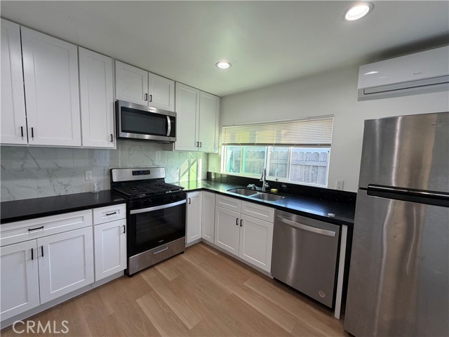 Detail Gallery Image 29 of 35 For 12610 Martha St #2,  Valley Village,  CA 91607 - 1 Beds | 1 Baths