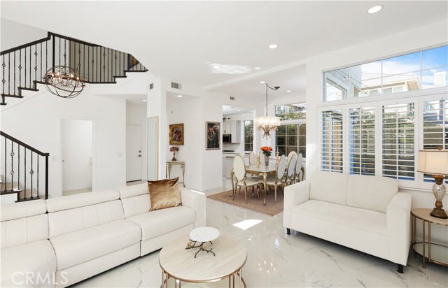 Detail Gallery Image 3 of 51 For 2421 E 16th #1,  Newport Beach,  CA 92663 - 4 Beds | 2/1 Baths