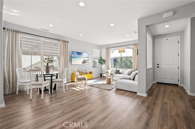 Detail Gallery Image 14 of 66 For 116 Nature Walk, Irvine,  CA 92618 - 3 Beds | 3/1 Baths