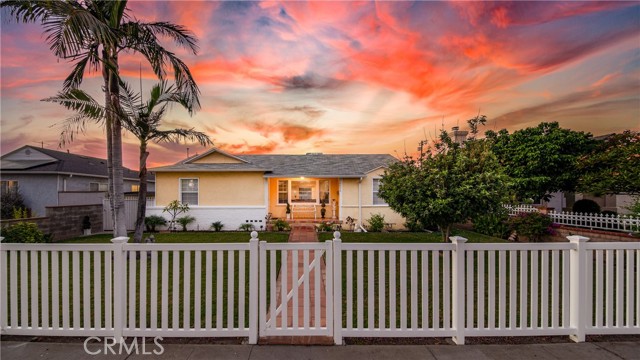 16053 Devonshire Street, Granada Hills CA: https://media.crmls.org/medias/d9c0e361-5b2d-4f84-b000-a08c439e1fdb.jpg