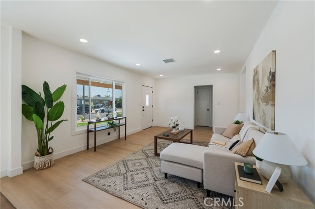 Detail Gallery Image 2 of 32 For 4224 Falcon, Long Beach,  CA 90807 - 4 Beds | 2 Baths