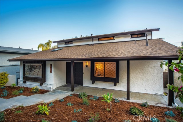 Detail Gallery Image 1 of 51 For 5026 Llano Dr, Woodland Hills,  CA 91364 - 4 Beds | 3 Baths