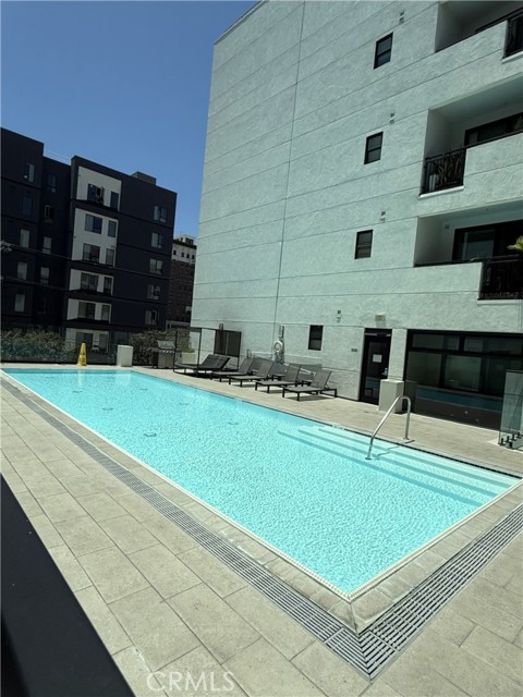 1234 Wilshire Blvd, Los Angeles CA: https://media.crmls.org/medias/d9c1eeb9-8edf-4ea9-aebf-10c6ba760c0e.jpg