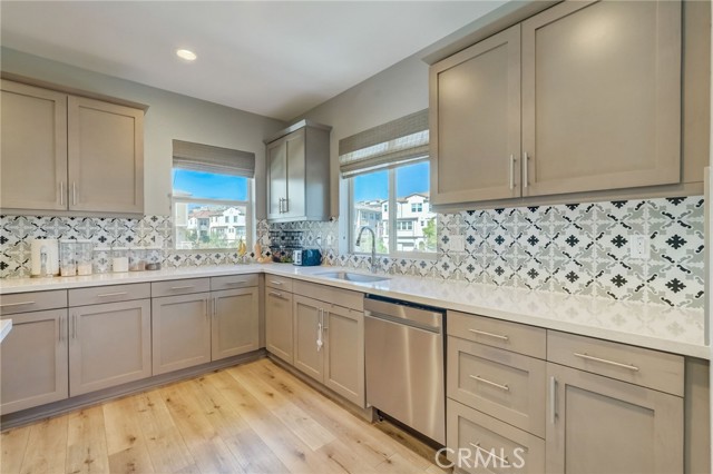 Detail Gallery Image 16 of 45 For 610 Shadowbrook, Lake Forest,  CA 92610 - 4 Beds | 3/1 Baths