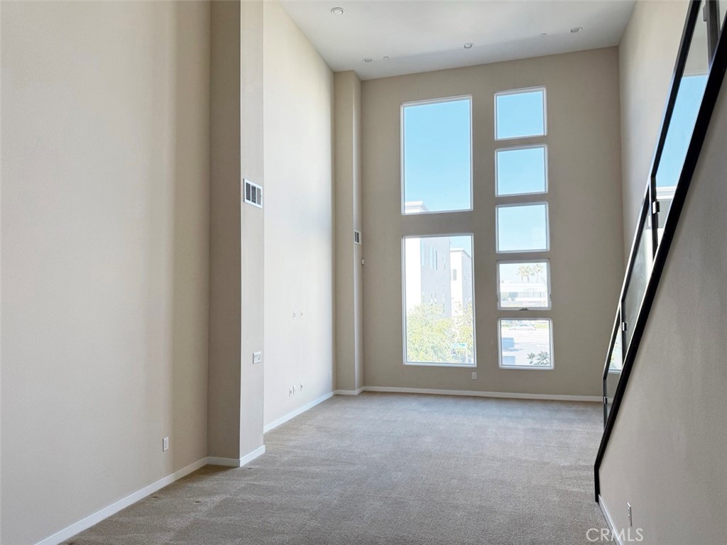 MLS #PW25245028 image #1