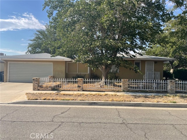 45505 13th W Street, Lancaster CA: https://media.crmls.org/medias/d9c28bee-a4b2-4f1f-9f0f-b917a5eb76d5.jpg