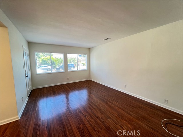 Detail Gallery Image 8 of 15 For 16836 Covello St, Lake Balboa,  CA 91406 - 2 Beds | 1 Baths