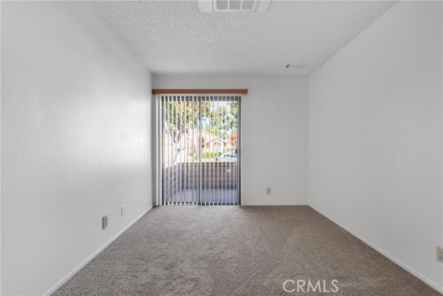 Detail Gallery Image 17 of 22 For 19185 Elm Dr, Apple Valley,  CA 92308 - 2 Beds | 1/1 Baths