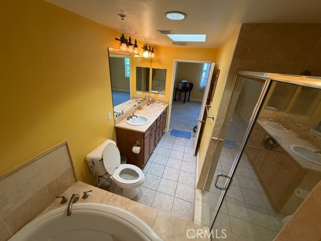 Detail Gallery Image 12 of 30 For 14343 Burbank #305,  Sherman Oaks,  CA 91401 - 3 Beds | 2 Baths