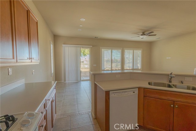 10301 Darby Road, Apple Valley CA: https://media.crmls.org/medias/d9c31da5-7bde-44ca-926d-d11b5b16e96f.jpg