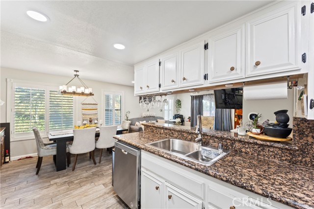 Detail Gallery Image 8 of 24 For 22617 Copper Hill Dr #121,  Saugus,  CA 91350 - 3 Beds | 3 Baths