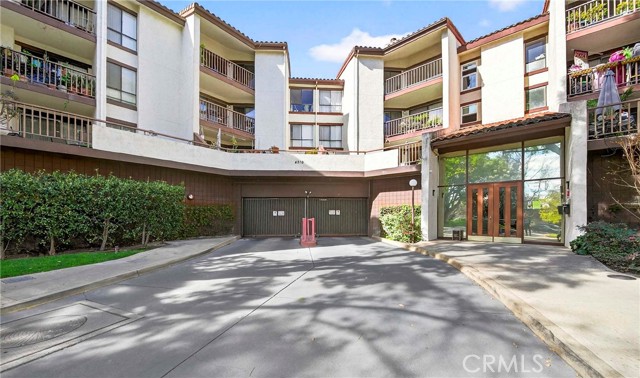 Detail Gallery Image 3 of 45 For 4210 via Arbolada #220,  Los Angeles,  CA 90042 - 2 Beds | 2 Baths