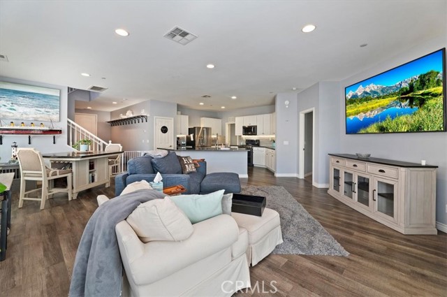 Detail Gallery Image 7 of 53 For 15699 Slowik Ct, Fontana,  CA 92336 - 4 Beds | 3/1 Baths