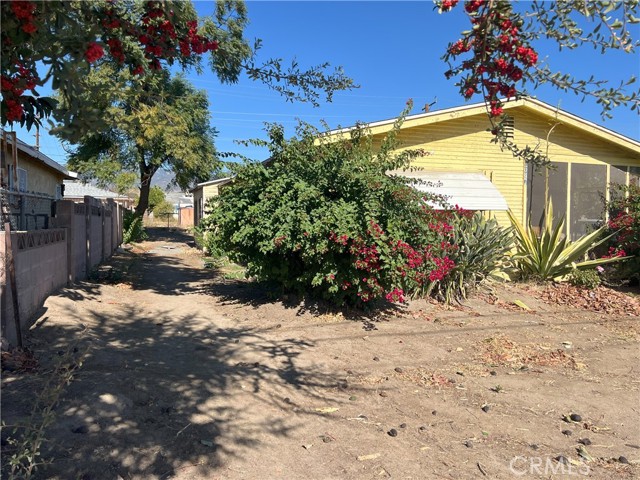 Detail Gallery Image 2 of 25 For 1094 W Evans St, San Bernardino,  CA 92411 - 2 Beds | 1 Baths