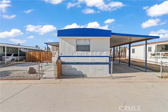 11420 Lee Avenue, Adelanto CA: https://media.crmls.org/medias/d9c63784-08e7-4670-be45-582a562d336b.jpg