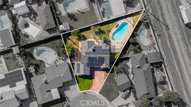 325 Echo Court, San Bernardino CA: https://media.crmls.org/medias/d9c64eda-4681-4898-8b42-9af9d176a661.jpg