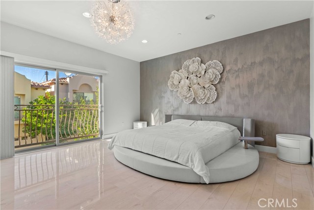 Detail Gallery Image 50 of 69 For 6920 Valmont #5,  Tujunga,  CA 91042 - 4 Beds | 3 Baths