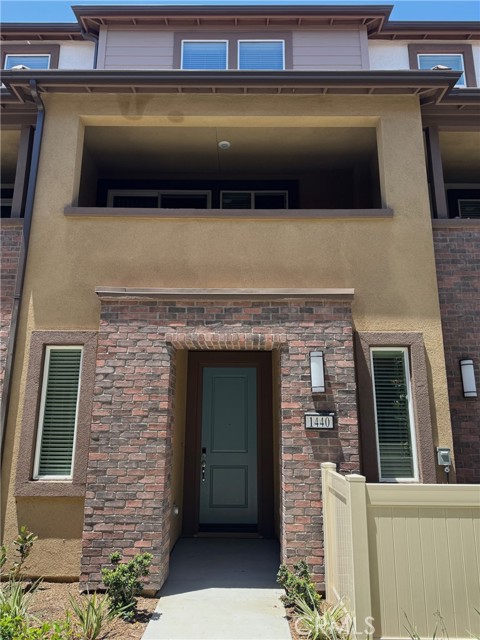 1440 stratus Drive, Pomona CA: https://media.crmls.org/medias/d9c7b74b-809d-4e89-849f-574356d2faea.jpg