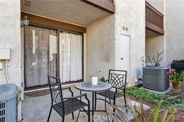 Detail Gallery Image 17 of 40 For 304 Molokai, Placentia,  CA 92870 - 2 Beds | 2/1 Baths