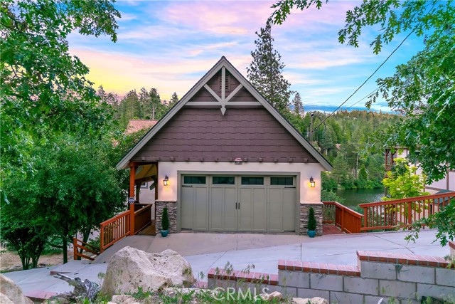 781 Brentwood Drive, Lake Arrowhead CA: https://media.crmls.org/medias/d9ca0a22-58d8-47d8-a831-9b206feec6cd.jpg