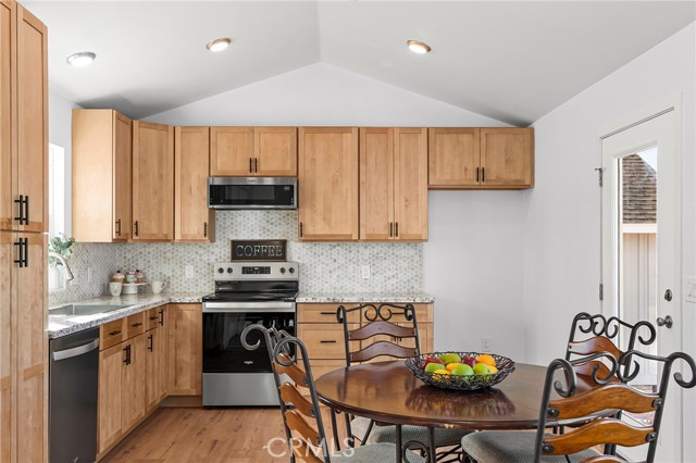 Detail Gallery Image 5 of 25 For 6811 Rexdale, Paradise,  CA 95969 - 2 Beds | 1 Baths