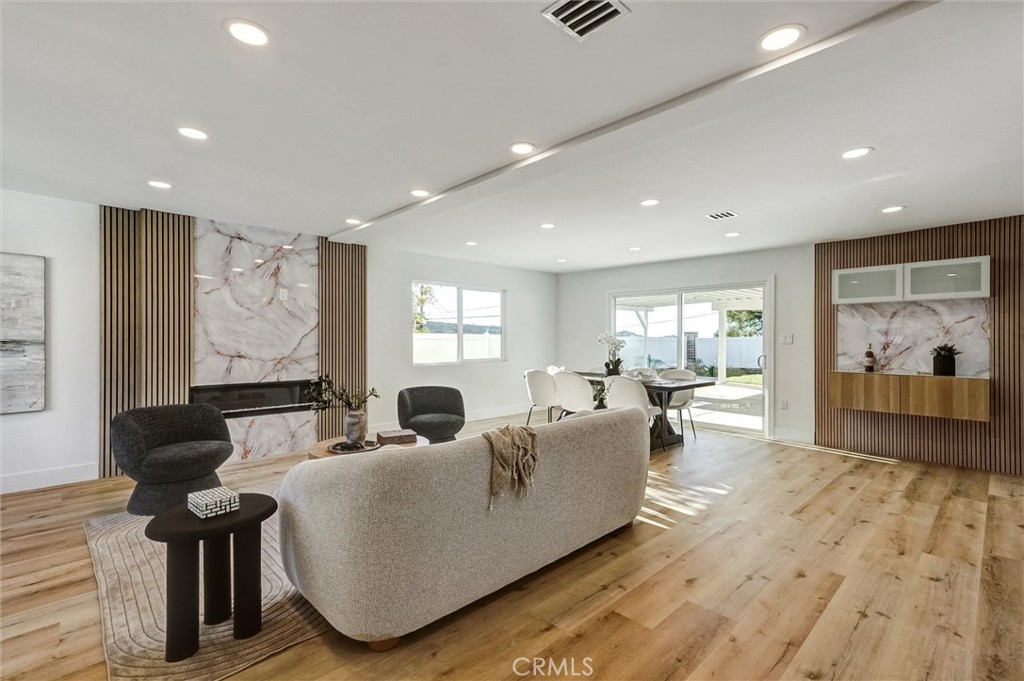 MLS #SR25238150 image #2