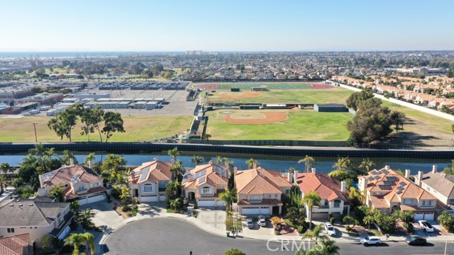 Detail Gallery Image 25 of 27 For 21221 Hillsdale Ln, Huntington Beach,  CA 92646 - 4 Beds | 3 Baths