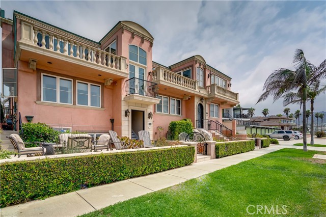 1724 Esplanade, Redondo Beach, California 90277, 3 Bedrooms Bedrooms, ,1 BathroomBathrooms,Residential,Sold,Esplanade,SB21185823