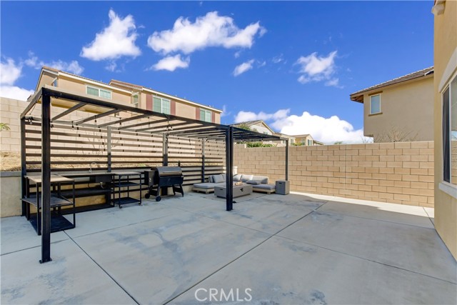 Detail Gallery Image 36 of 64 For 16276 Valley Oak Ln, Fontana,  CA 92336 - 3 Beds | 2/1 Baths