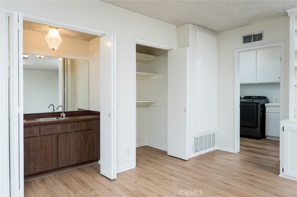 303 S Kenneth RoadBurbank img 54