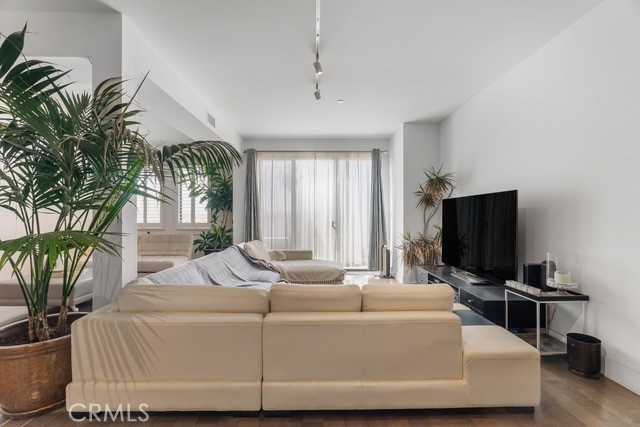 Detail Gallery Image 7 of 25 For 1817 Prosser Ave #503,  Los Angeles,  CA 90025 - 2 Beds | 2 Baths